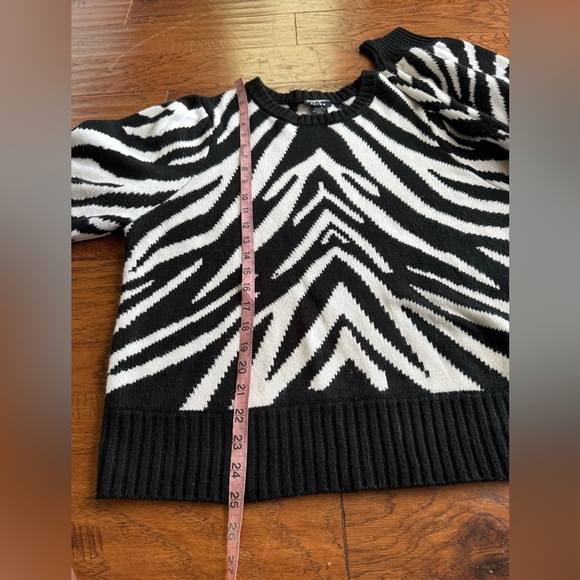 Weaker Retro Zebra Print Sweater‎ - Picture 9 of 9